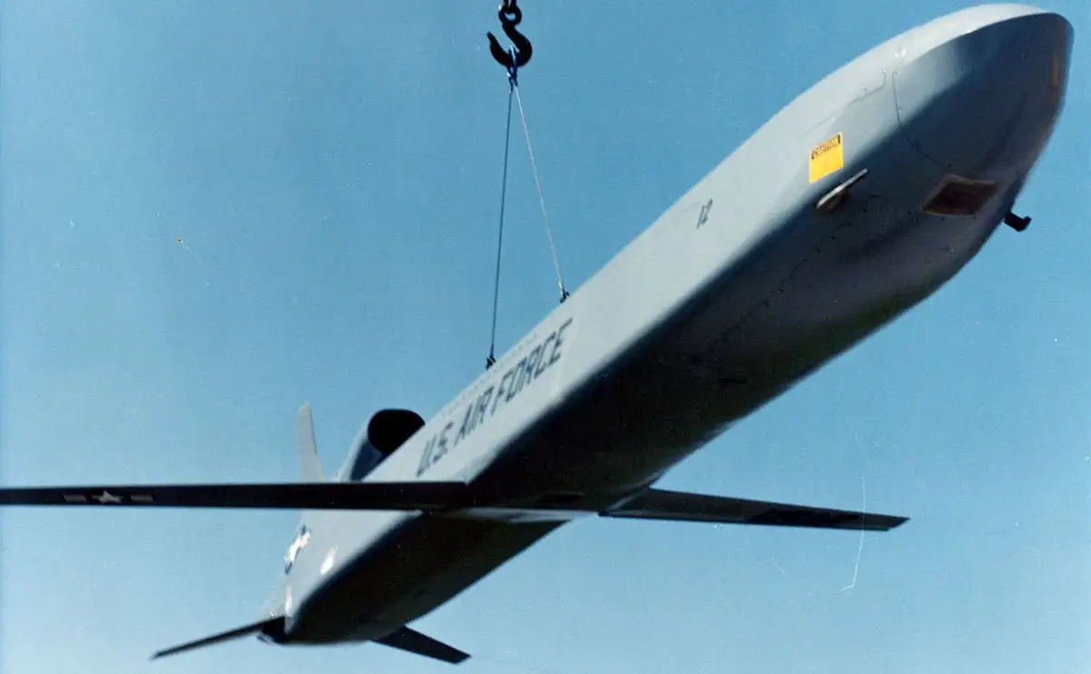 LOCKHEED MARTIN, RAYTHEON SELECTED TO DEVELOP AGM-86B REPLACEMENT