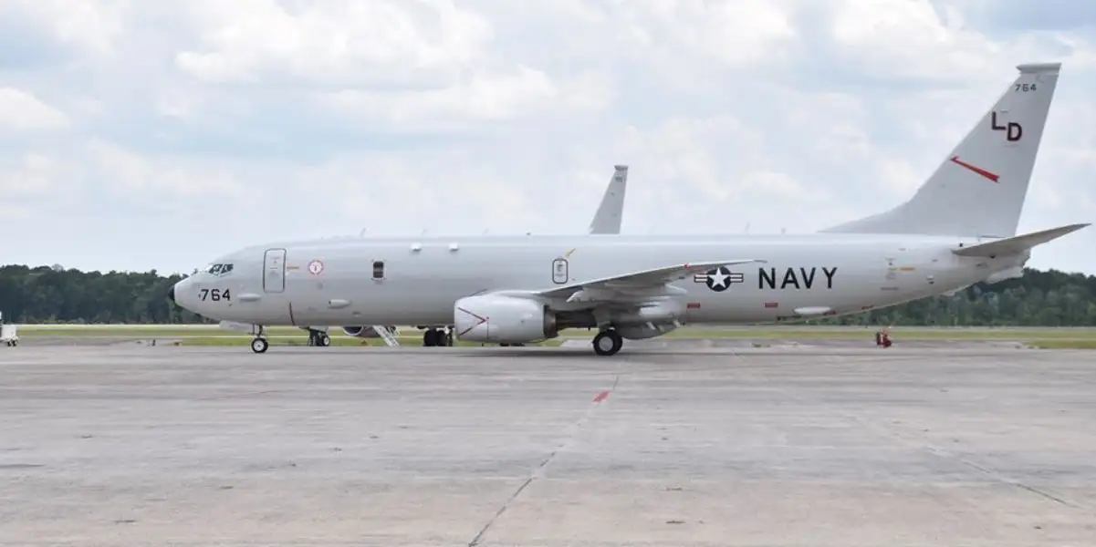 U.S. NAVY P-8A POSEIDON MAKES EMERGENCY LANDING AFTER HAVING EXPERIENCED LEFT ENGINE FIRE