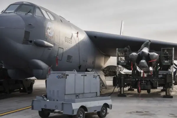 USAF wants to quadruple B-52H external wing pylon weapons load