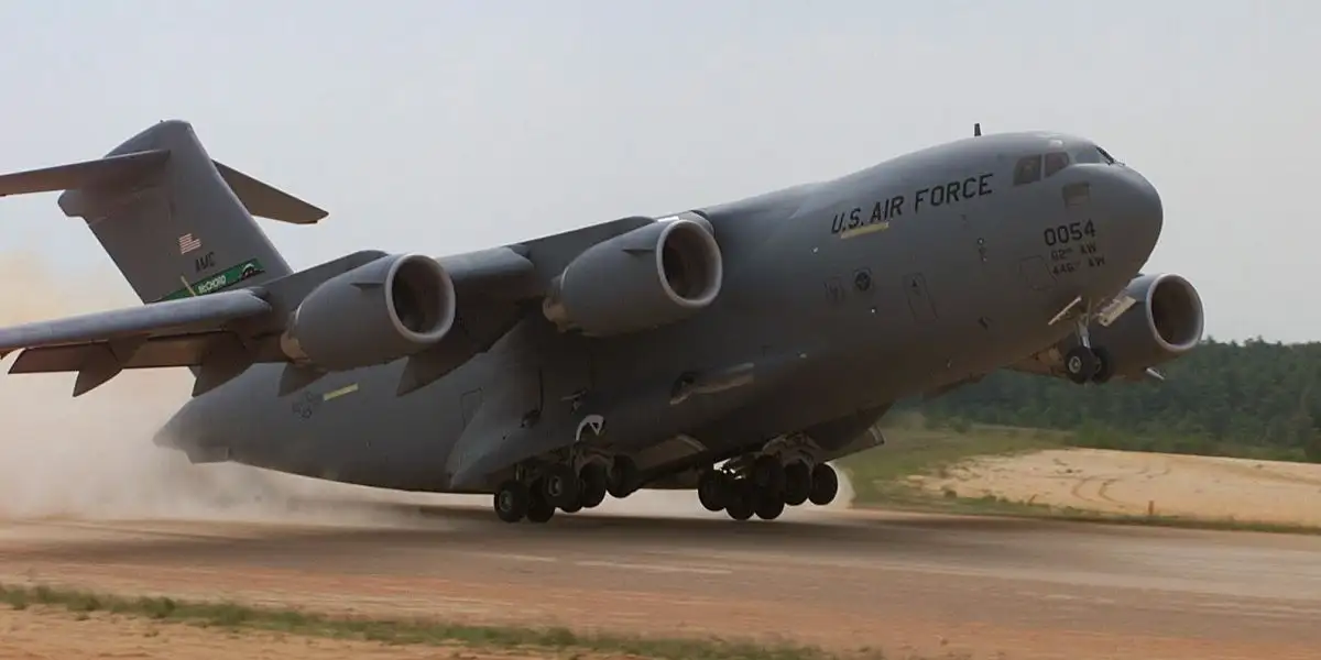 Watch a huge C-17 Globemaster III taking off from a very short runway after it landed at too-small airport instead of landing at MacDill AFB