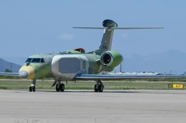 Video shows EC-37B Compass Call electronic warfare aircraft arriving at Davis-Monthan Air Force Base