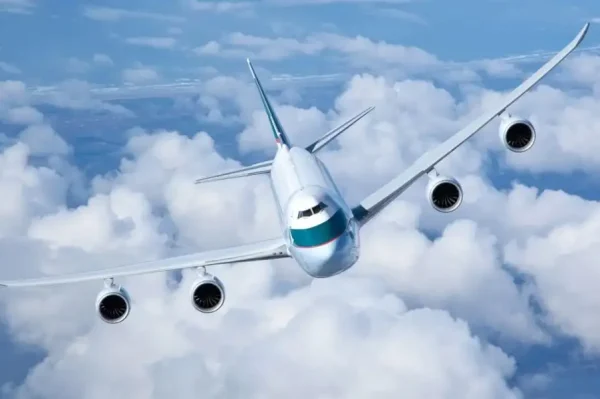 Boeing 747 pilot explains how to barrel roll the Jumbo Jet (in the simulator)