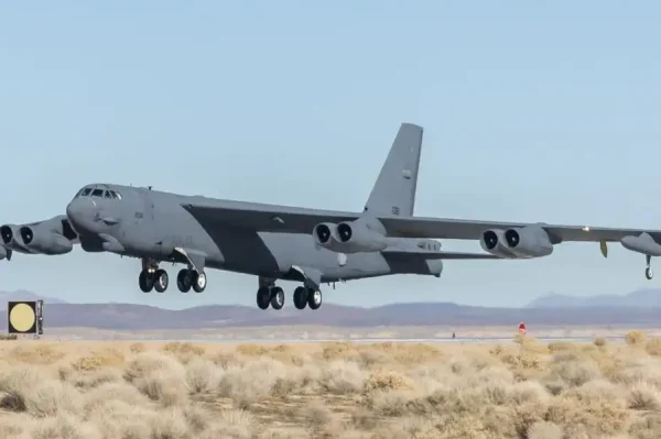 B-52 modified with AESA radar completes ferry flight from Boeing’s San Antonio facility to Edwards AFB